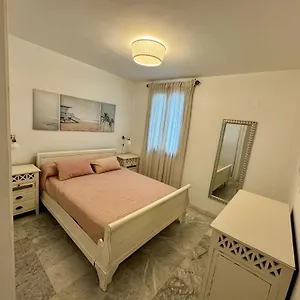 Apartamento Universal, La Línea de la Concepción
