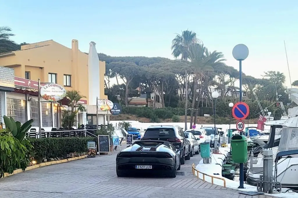 Holiday home Casita Junto Al Mar En El Puerto De Cabopino Villa Marbella
